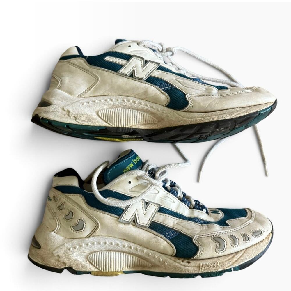 Vintage 1998 New Balance 781 White Teal Sneakers Women’s Size 9 B Dad Shoes